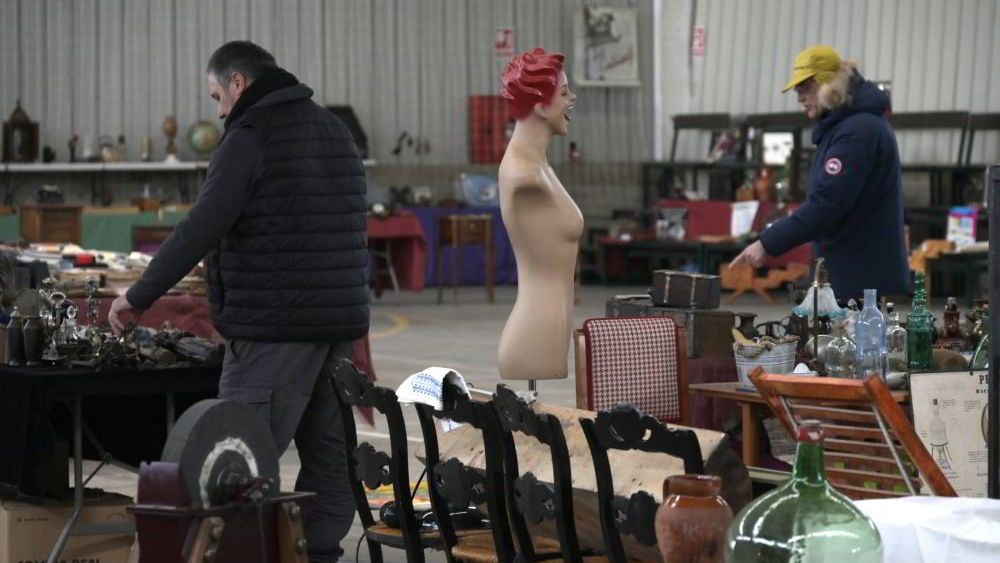 Edición del año pasado de la Feria de Antigüedades de Astorga. | MAURICIO PEÑA