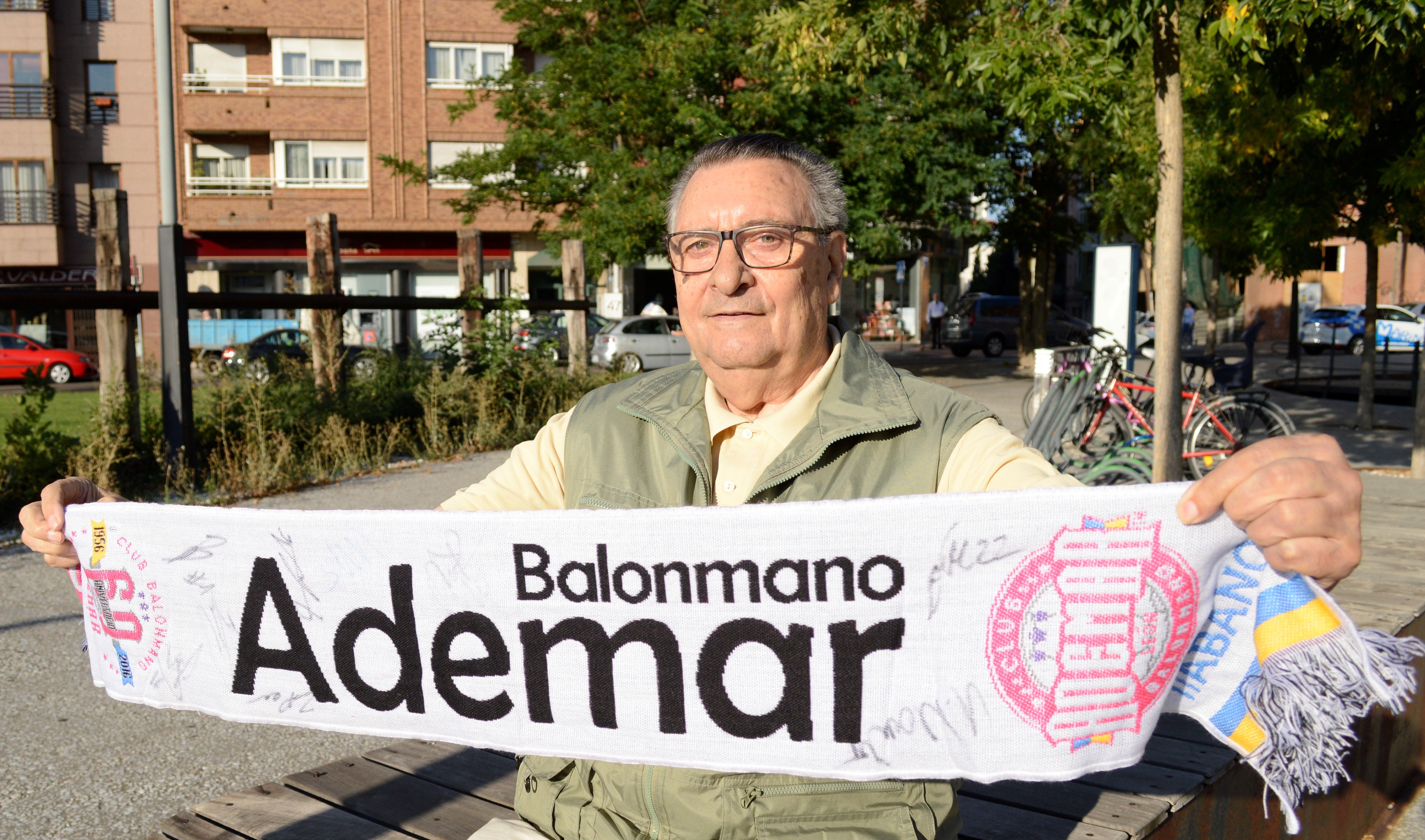 El Ademar se despide de una de sus mayores leyendas de su historia, Aurelio Ordás 'Pistolo'. LAURA PASTORIZA