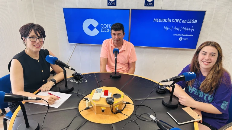 Guillermo Aláiz Nicolás durante el programa Entre Nosotras emitido por Cope León. | L.N.C. Guillermo Aláiz Nicolás durante el programa Entre Nosotras emitido por Cope León. | L.N.C.