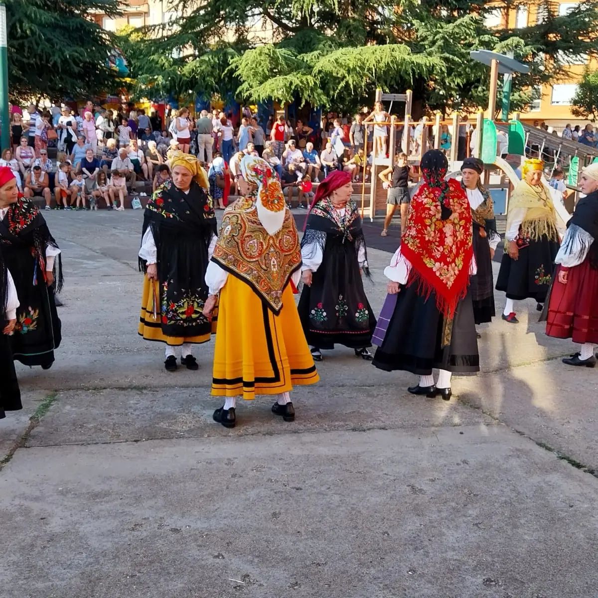 Imagen de las fiestas de Santiago celebradas en años anteriores en Trobajo del Camino. |L.N.C