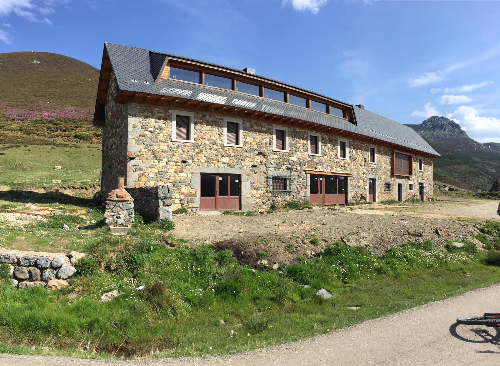 Aspecto que actualmente presenta el refugio de Vegarada