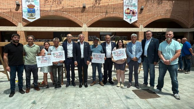 Un momento de la inauguración de la Feria del Ajo de Santa Marina del Rey.
