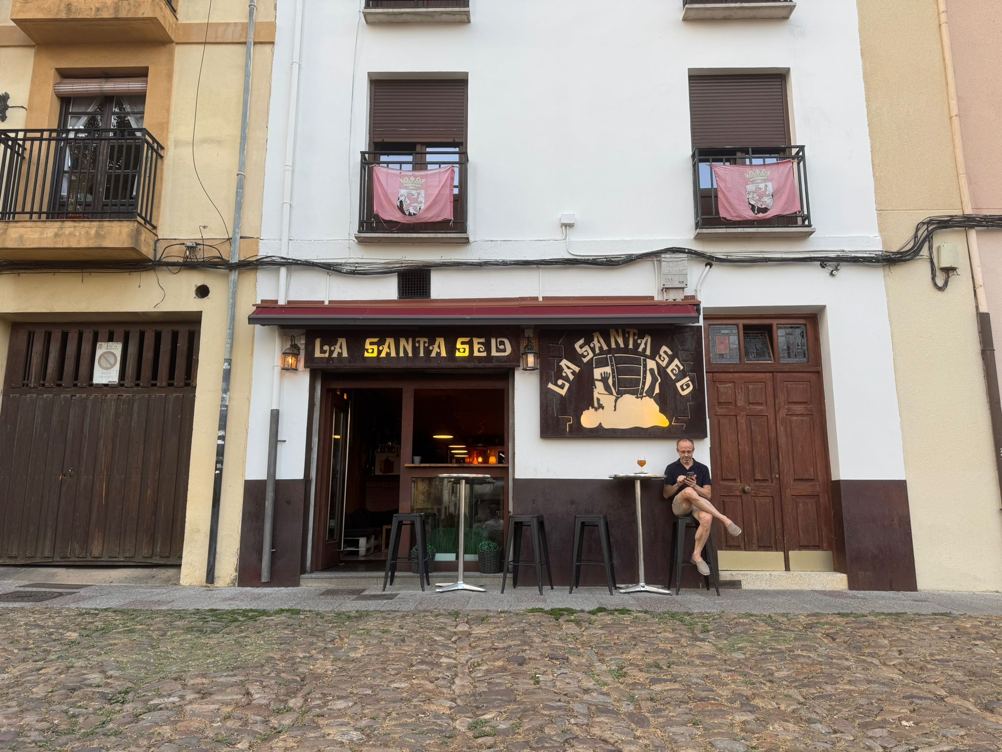 La Santa Sed se ubica en la Plaza del Grano de la capital provincial. | L.N.C.