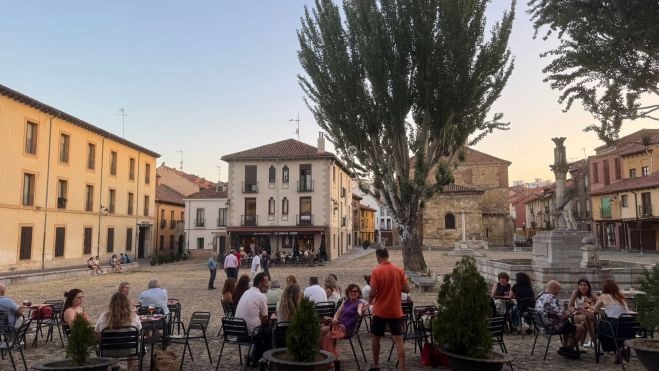 La terraza suele estar a rebosar en verano. L.N.C.