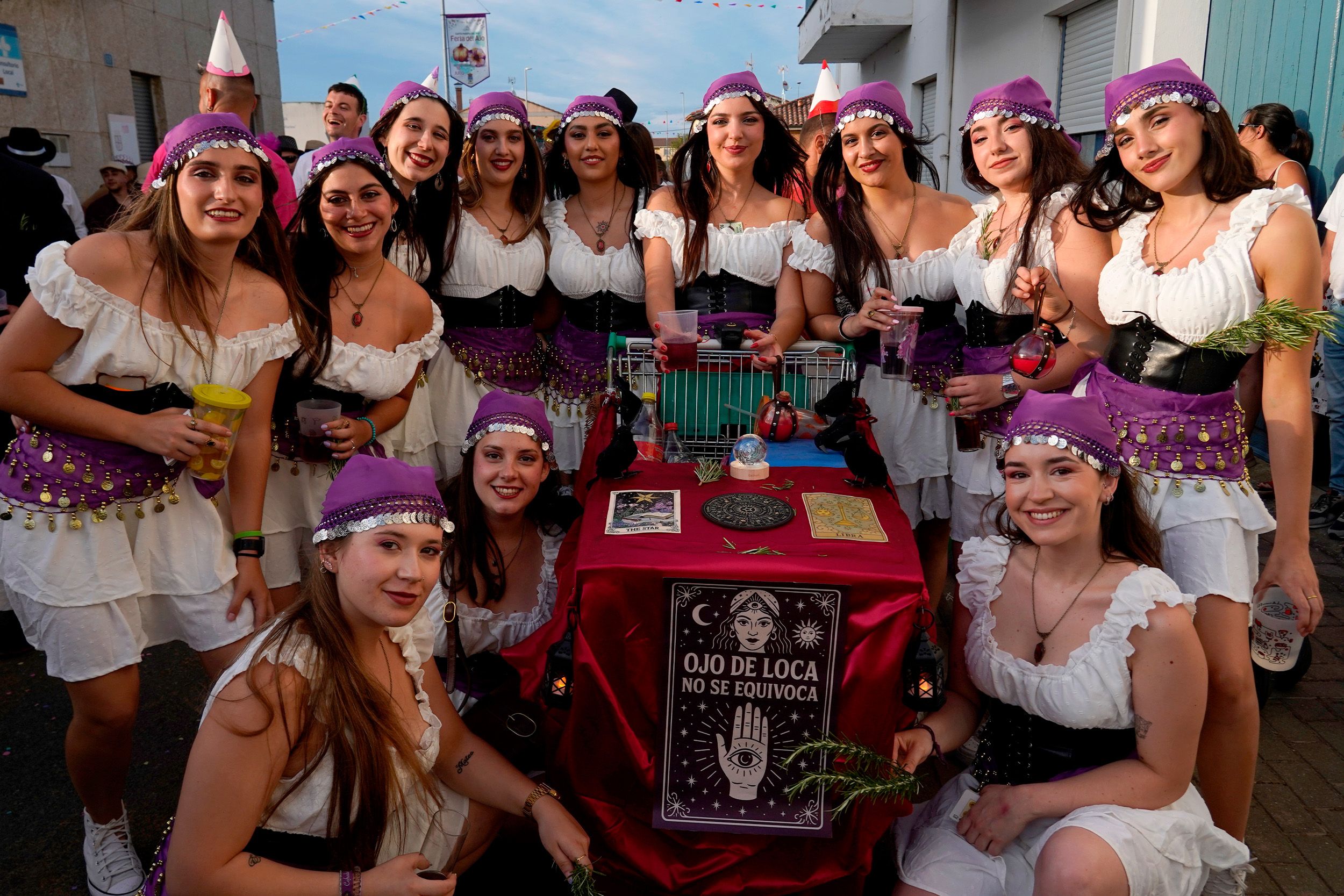 La creatividad desbordó las calles de Santa Marina del Rey con su popular Desfile de Carrozas