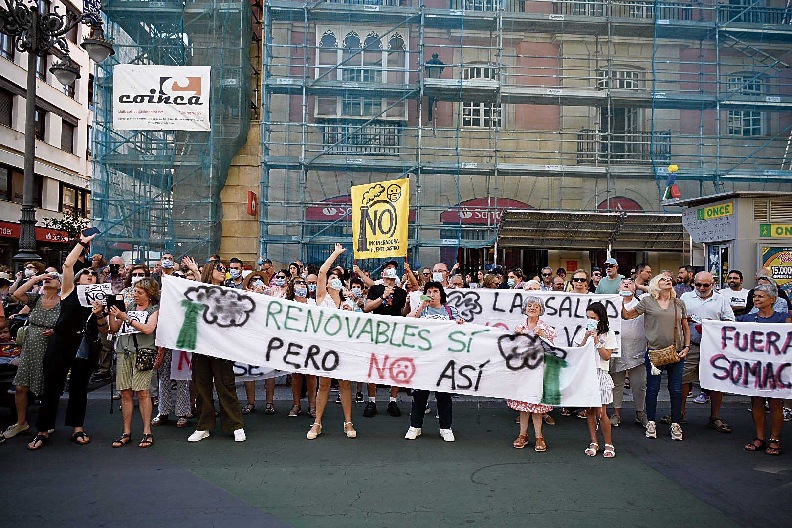 Protesta convocada el pasado jueves contra el proyecto de la red de calor. |SAÚL ARÉN Protesta convocada el pasado jueves contra el proyecto de la red de calor. |SAÚL ARÉN