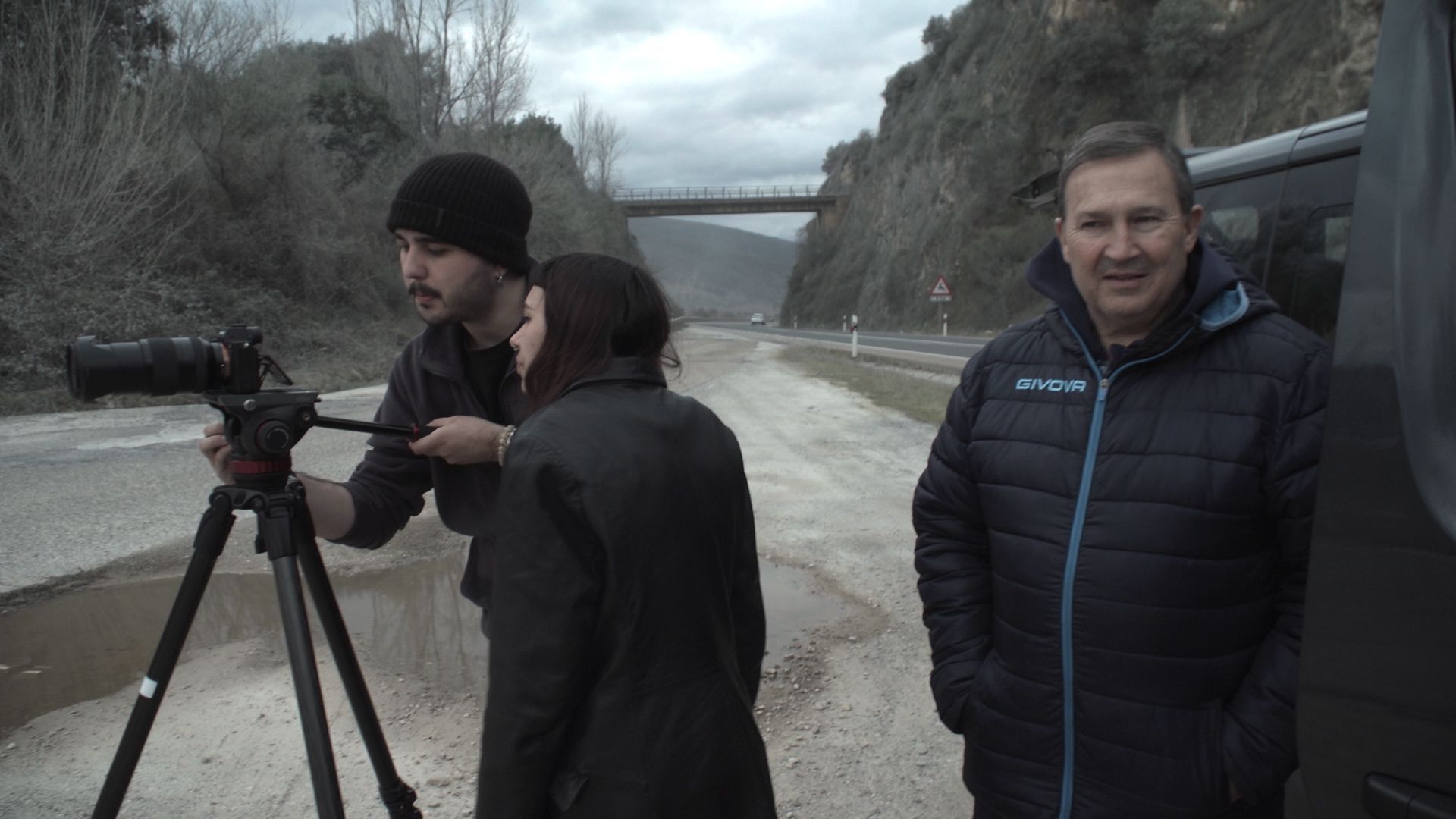 Alba en un momento de la grabación en el que estaba uno de los portavoces de Oncobierzo, Tito Gago. | JUAN GABRIEL MAZA