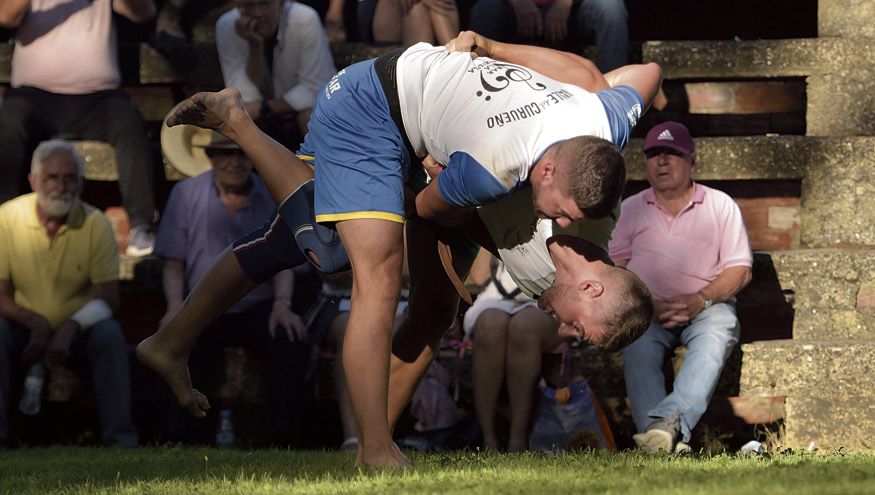 El programa incluye lucha leonesa este sábado por la tarde. | SAÚL ARÉN