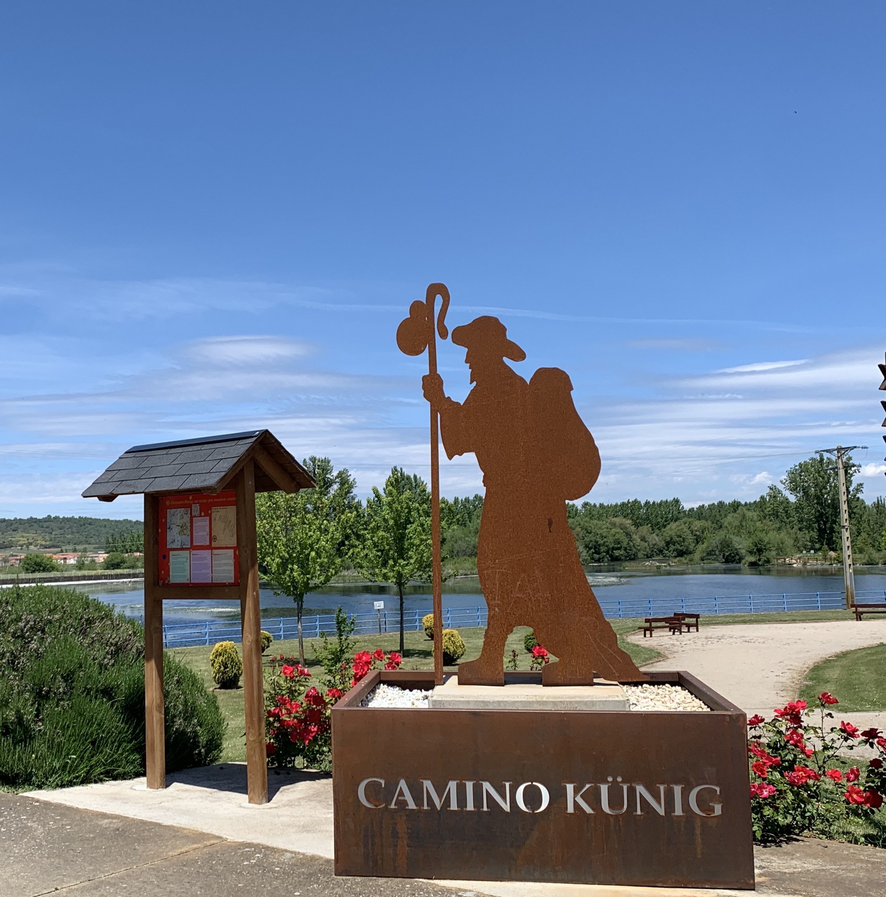 El Camino de Künig también recorre la localidad de Santa Marina. El Camino de Künig también recorre la localidad de Santa Marina.