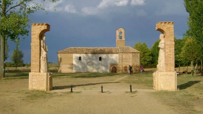 Monumento al Centro Geográfico del Camino de Santiago. T. SAHAGÚN