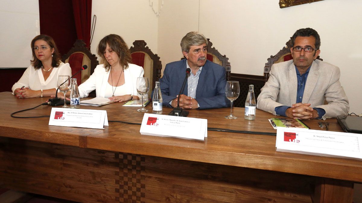 Imagen de la inauguración oficial de los Cursos de Verano organizados por la ULE. | ICAL