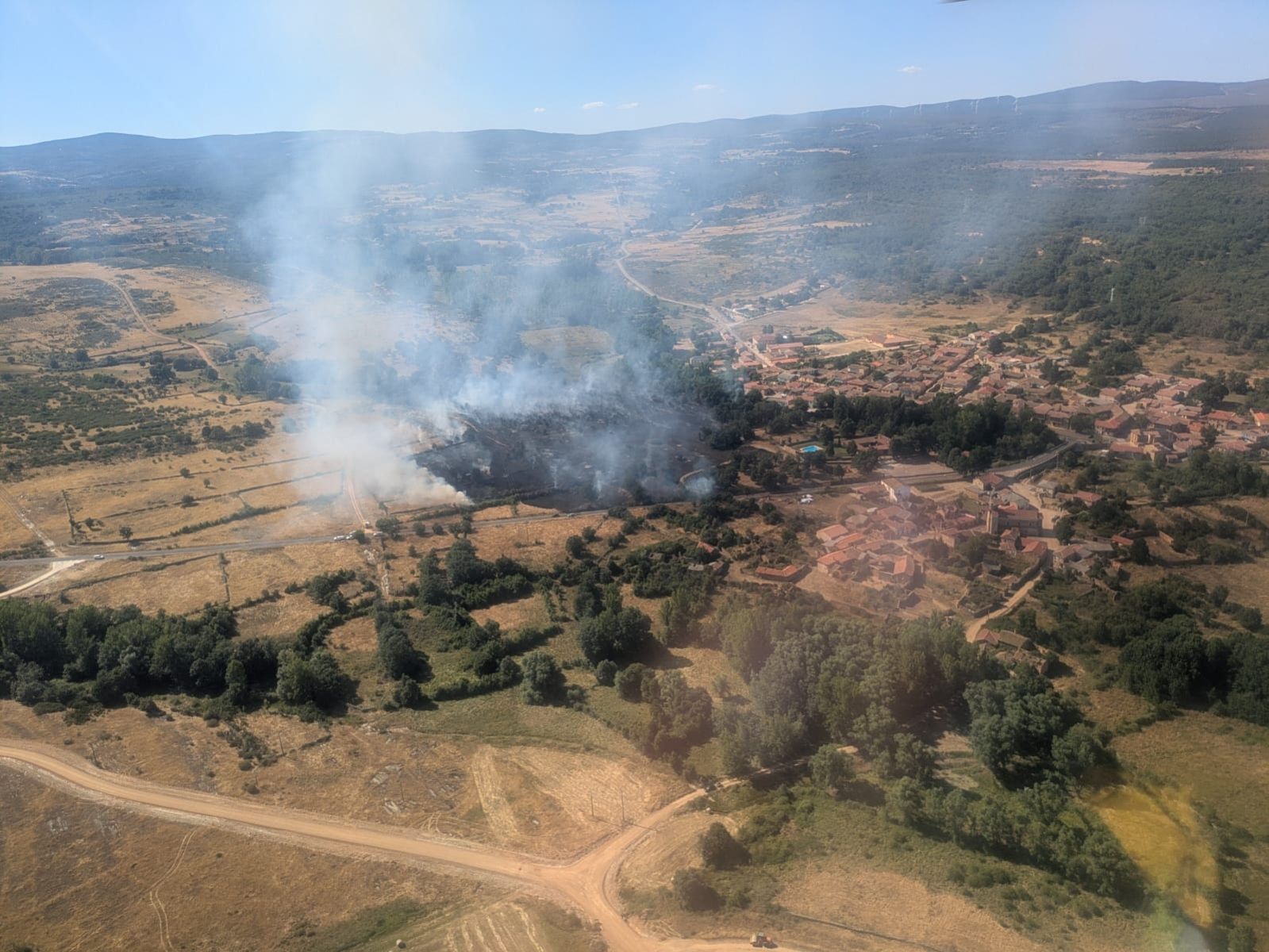 Una instantánea desde el cielo del incendio forestal de Santa Colomba de Somoza | ATBRIF