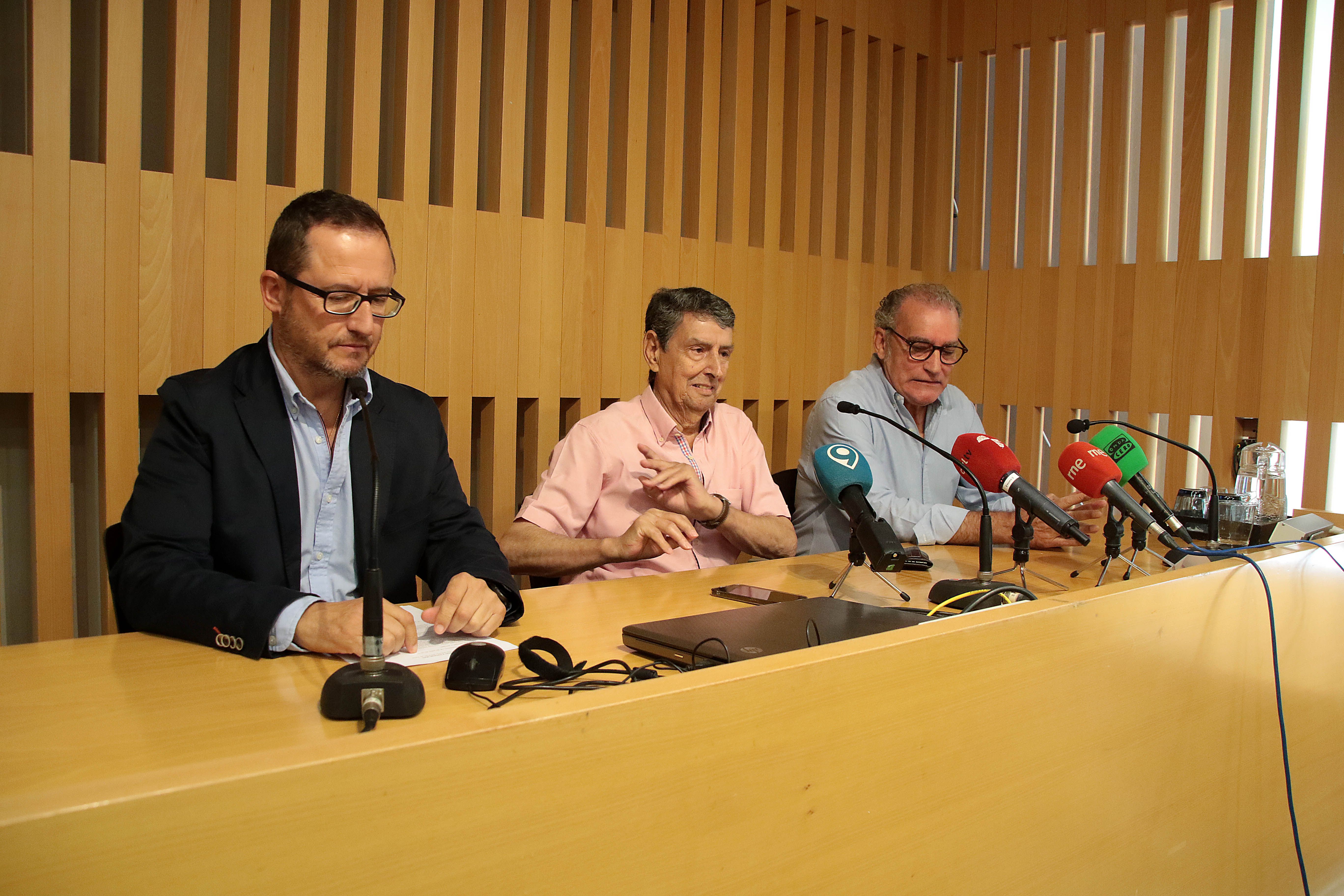 Un instante de la inauguración de la muestra guarecida en la Fundación Sierra Pambley de León.  | PEIO GARCÍA (ICAL)