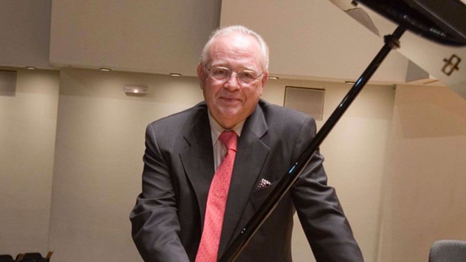 El pianista de Corbón del Sil, Joaquín Soriano.