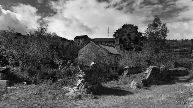 Prada de la Sierra, renaciendo de las ruinas, como el ave fénix Prada de la Sierra, renaciendo de las ruinas, como el ave fénix
