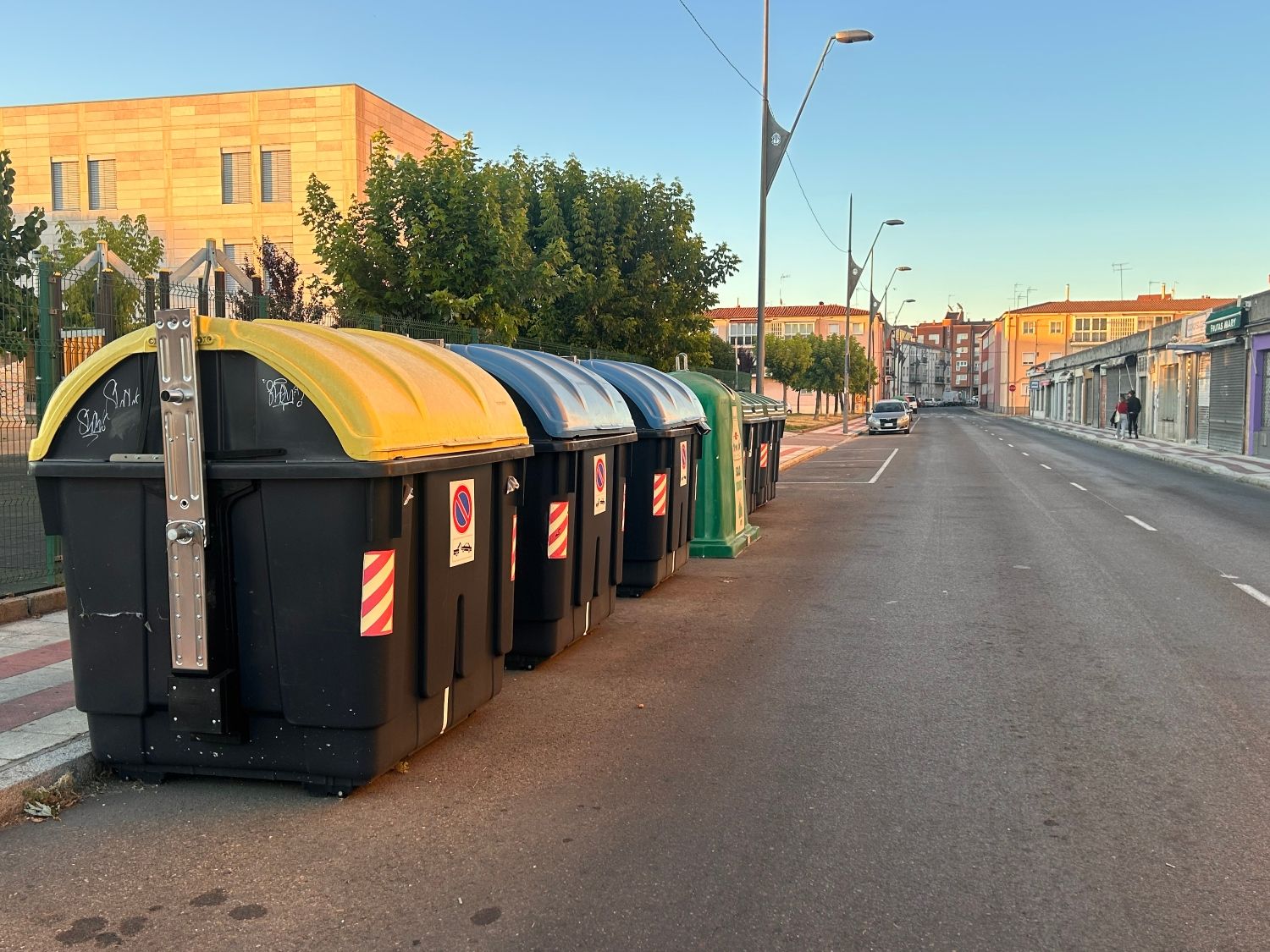 Imagen de unos contenedores de basura en San Andrés del Rabanedo | L.N.C. Imagen de unos contenedores de basura en San Andrés del Rabanedo | L.N.C.