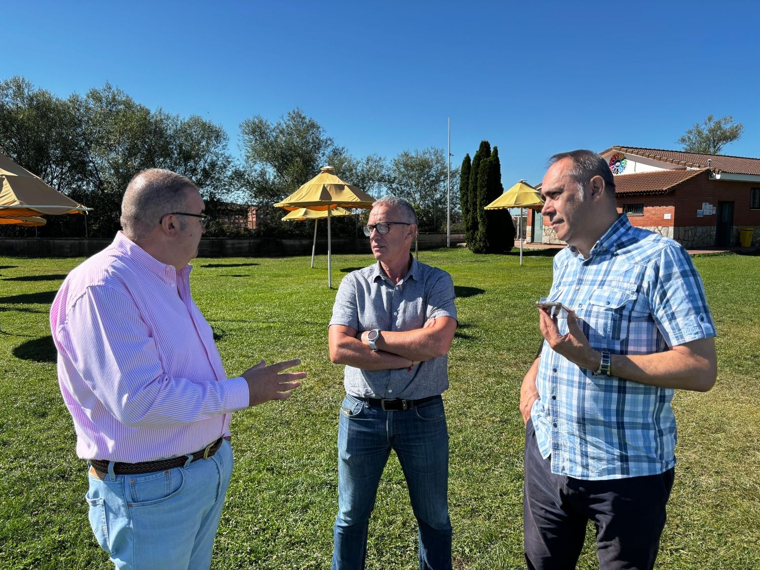 Villaquilambrepiscina1 (1)