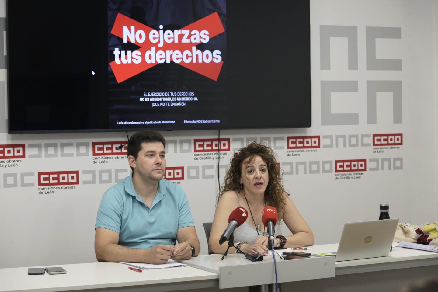 Elena Blasco, secretaria General de CCOO León, en la rueda de prensa. |FERNANDO OTERO