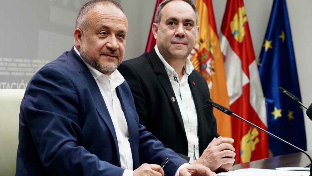 Imagen de archivo de Gerardo Álvarez Courel y Valentín Martínez. | ICAL