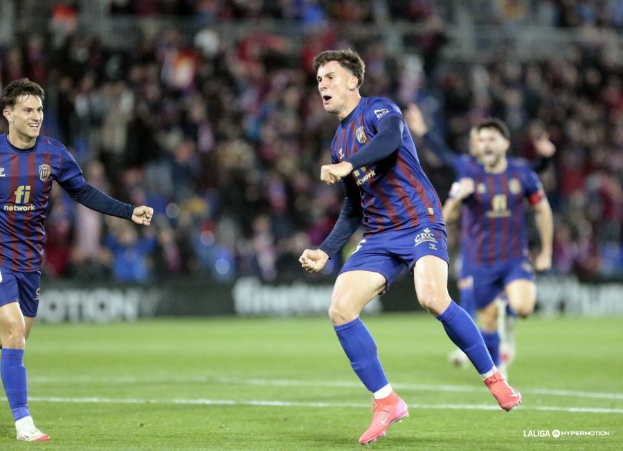 Collado celebra un gol con el Eldense. | LALIGA