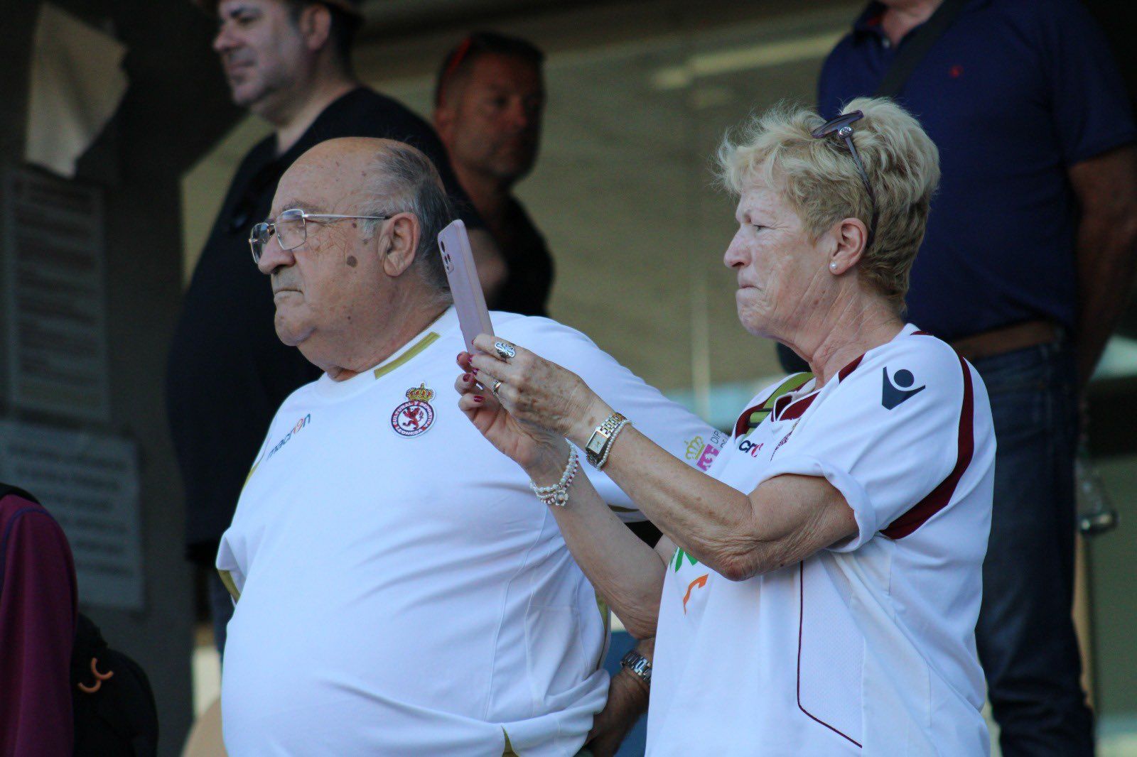 Aficionados de la Cultural en el amistoso en Pontevedra. | CYD