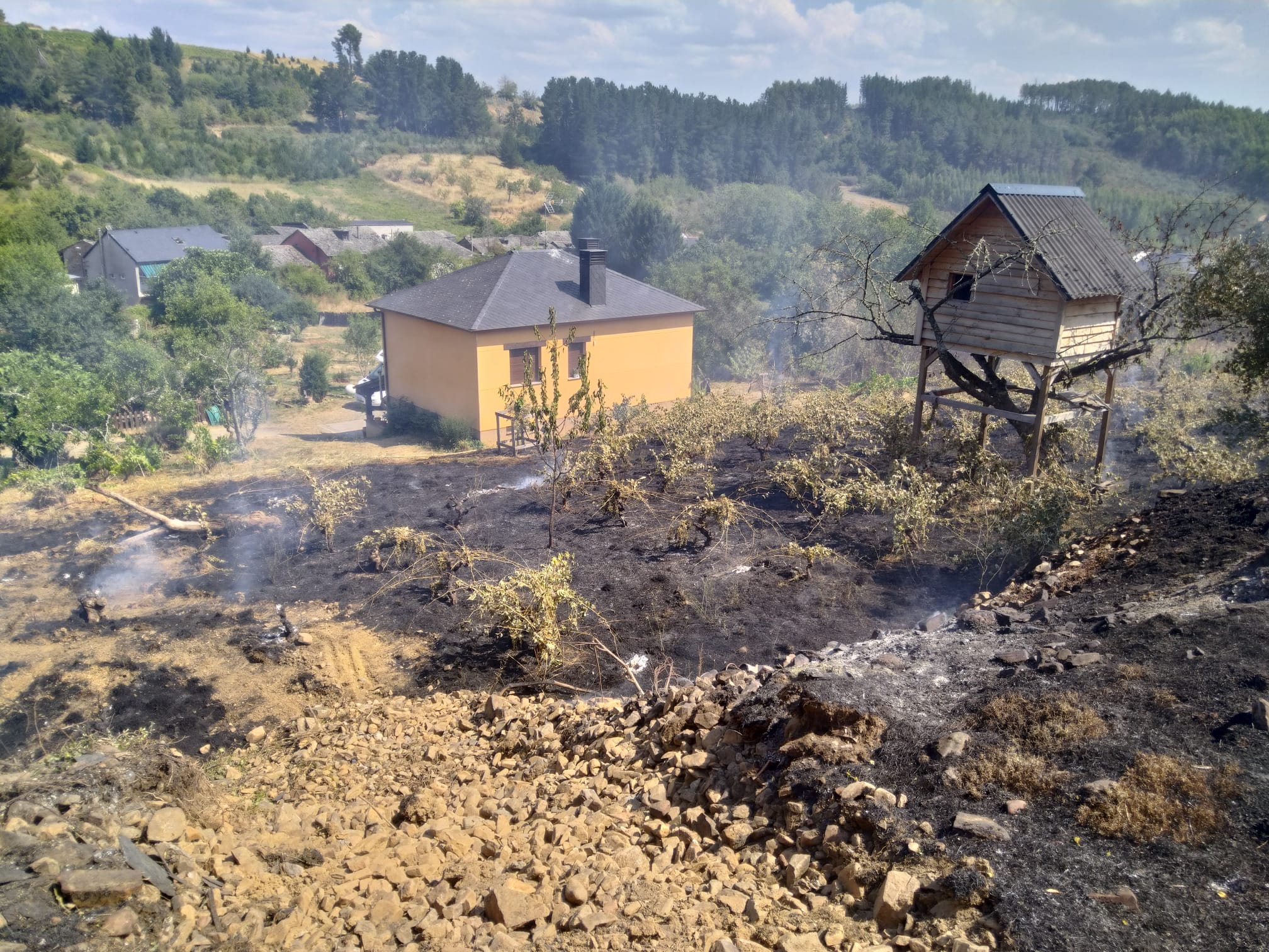 Uno de los dos fuegos en los que tuvieron que actuar los bomberos. 