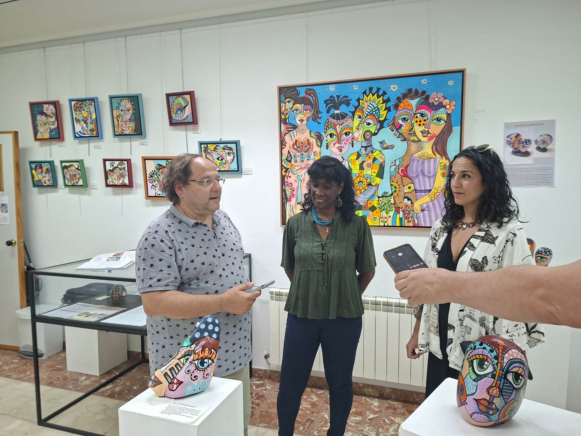  El acto contó con la presencia del alcalde de la ciudad, Javier Carrera, y la concejal de Cultura, Silvia Cubria. |L.N.C.