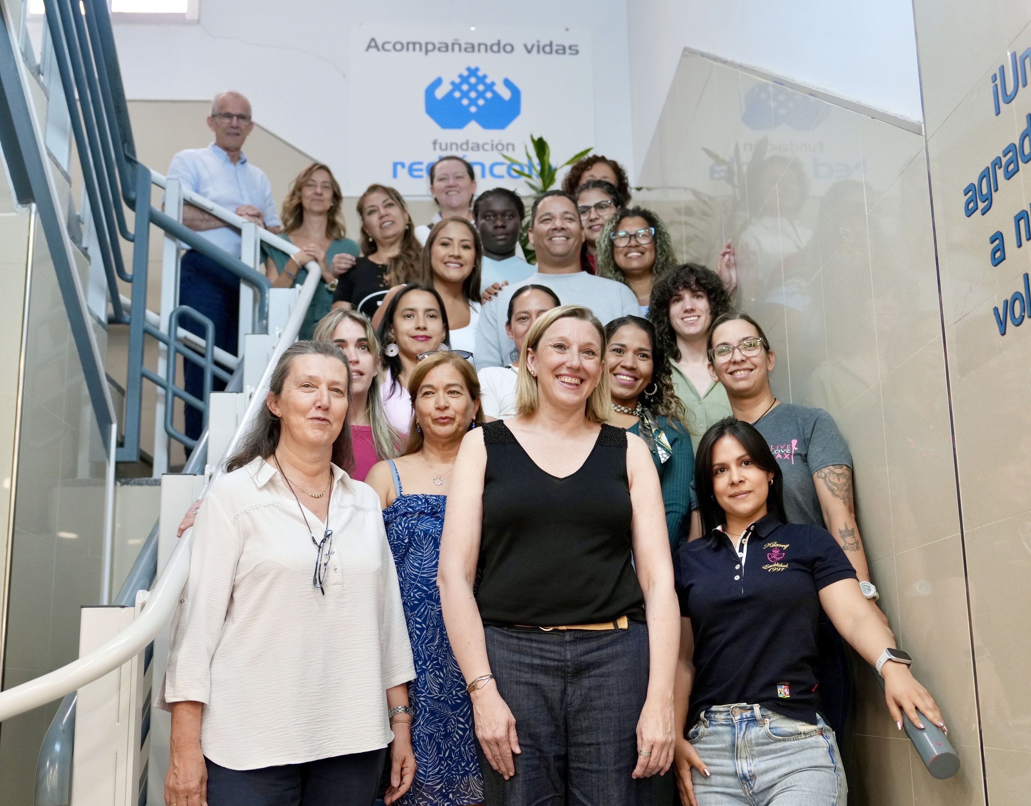  La vicepresidenta de la Junta y consejera de Familia e Igualdad de Oportunidades, Isabel Blanco, visita a los participantes de un itinerario prelaboral. | R.VALTERO