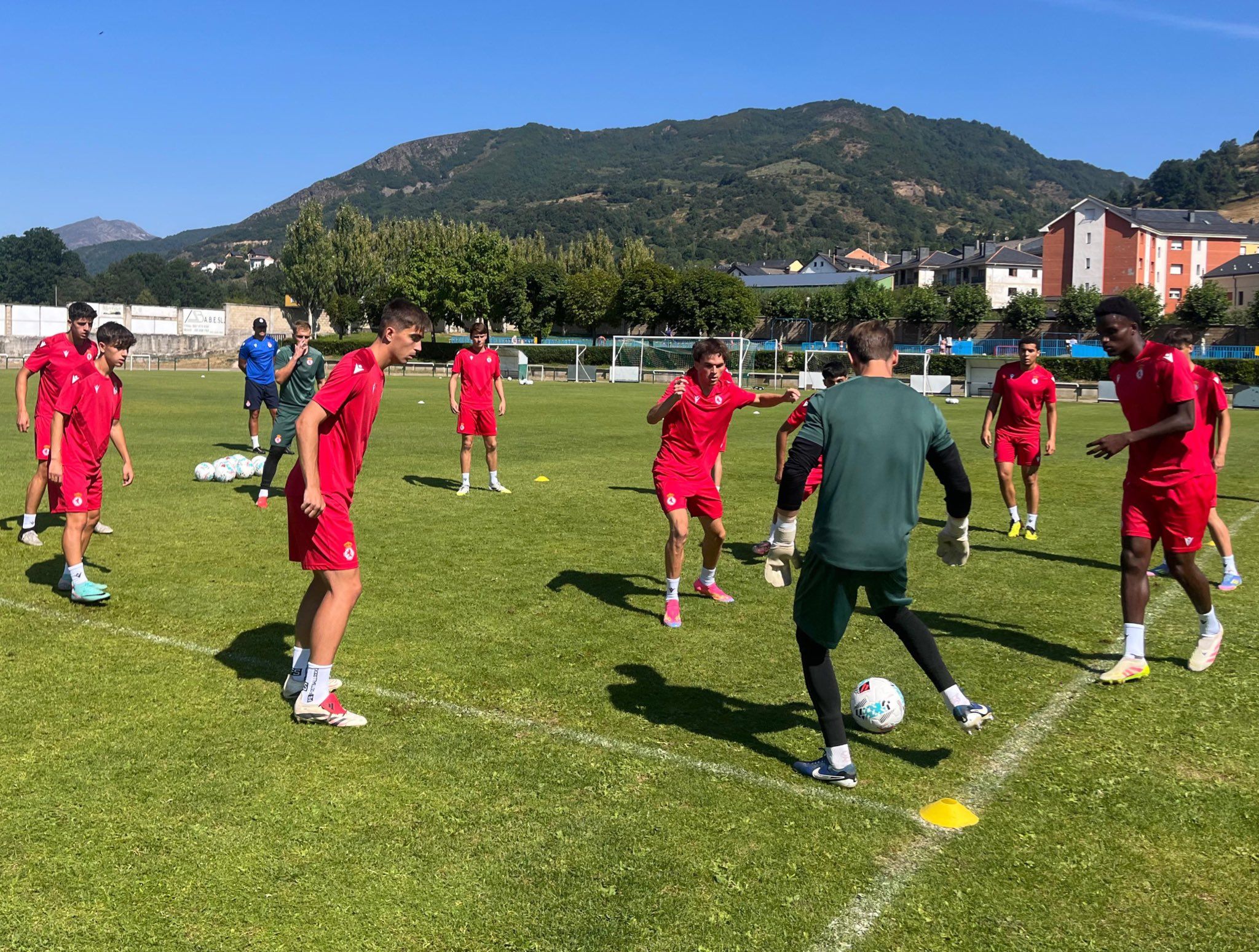 La Cultural continua con su preparación en Villablino. CYDL