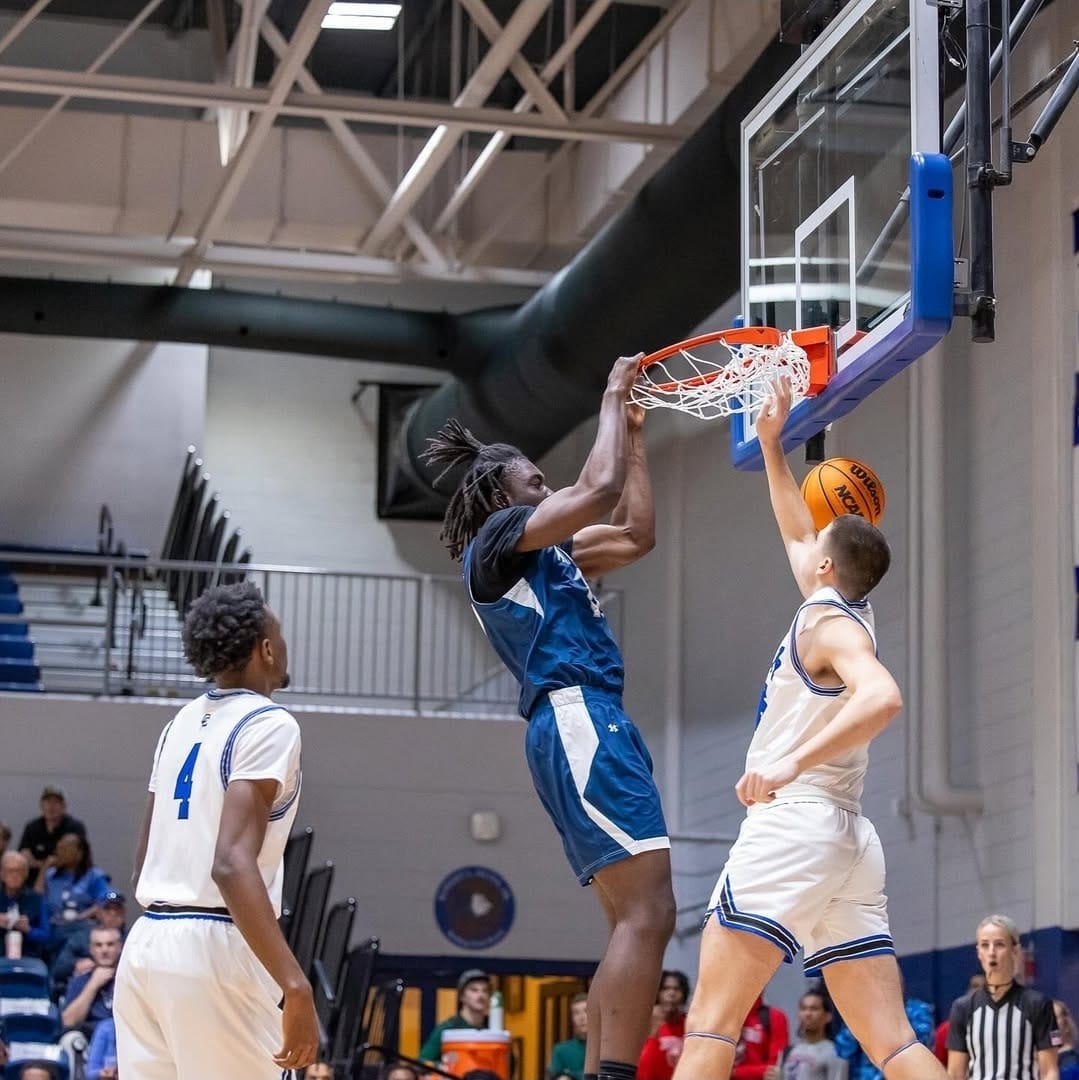 Max Amadasun llega a la Cultural para completar la posición de pívot. AUGUSTA