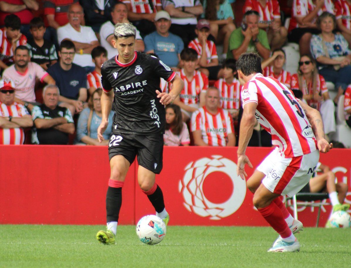 Pibe durante uno de los momentos del partido ante el Sporting de Gijón. CYDL