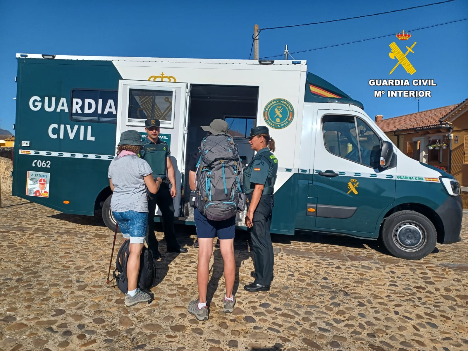 Imagen de archivo de una oficina móvil de la Guardia Civil de ayuda al ciudadano que prestan servicio en el Camino de Santiago. | GUARDIA CIVIL