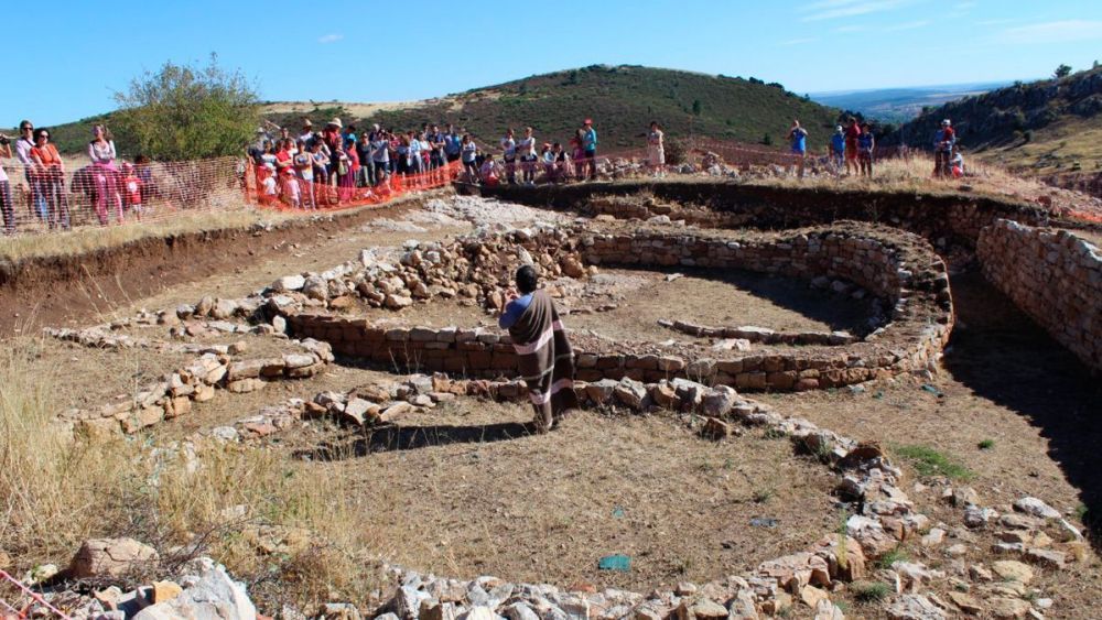 Excavaciones en la Peña del Castro de la localidad leonesa de La Ercina, de archivo. | ALFREDO HURTADO Excavaciones en la Peña del Castro de la localidad leonesa de La Ercina, de archivo. | ALFREDO HURTADO