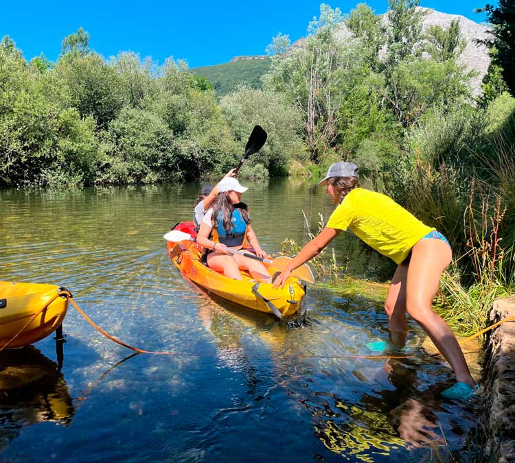 La feria es una oportunidad para conocer el potencial turístico de Vegacervera. | SAÚL ARÉN