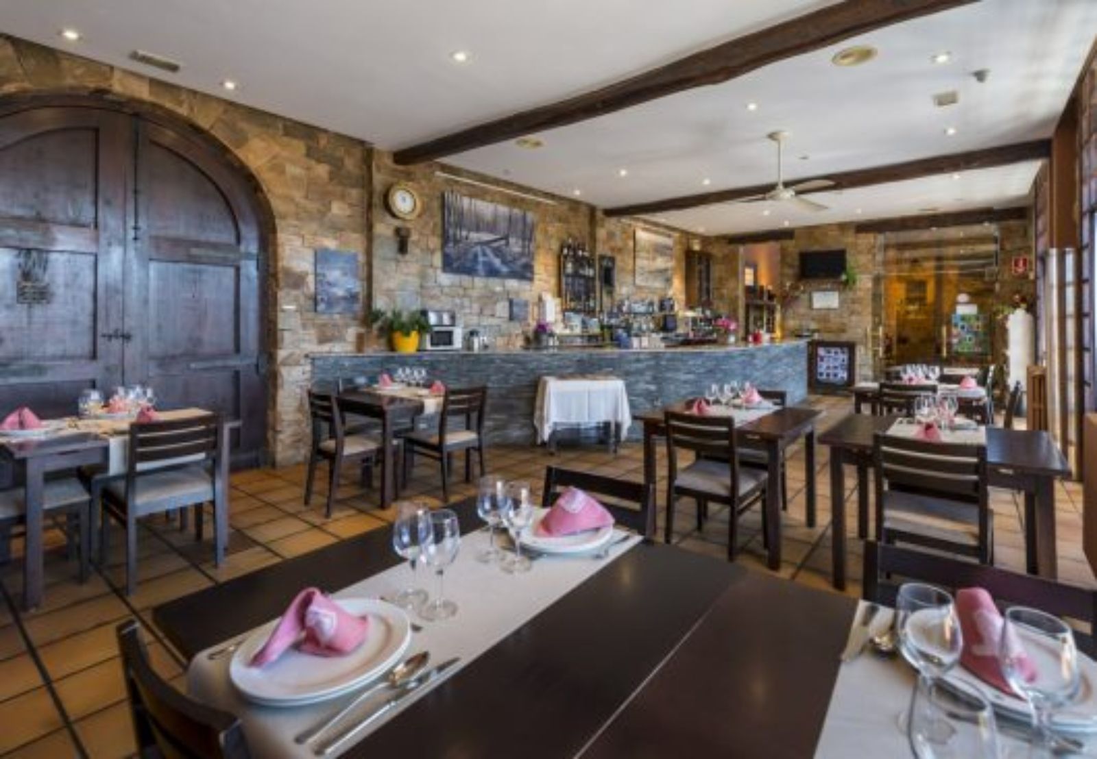 Interior del Restaurante de Cuca la Vaina en Castrillo de los Polvazares 