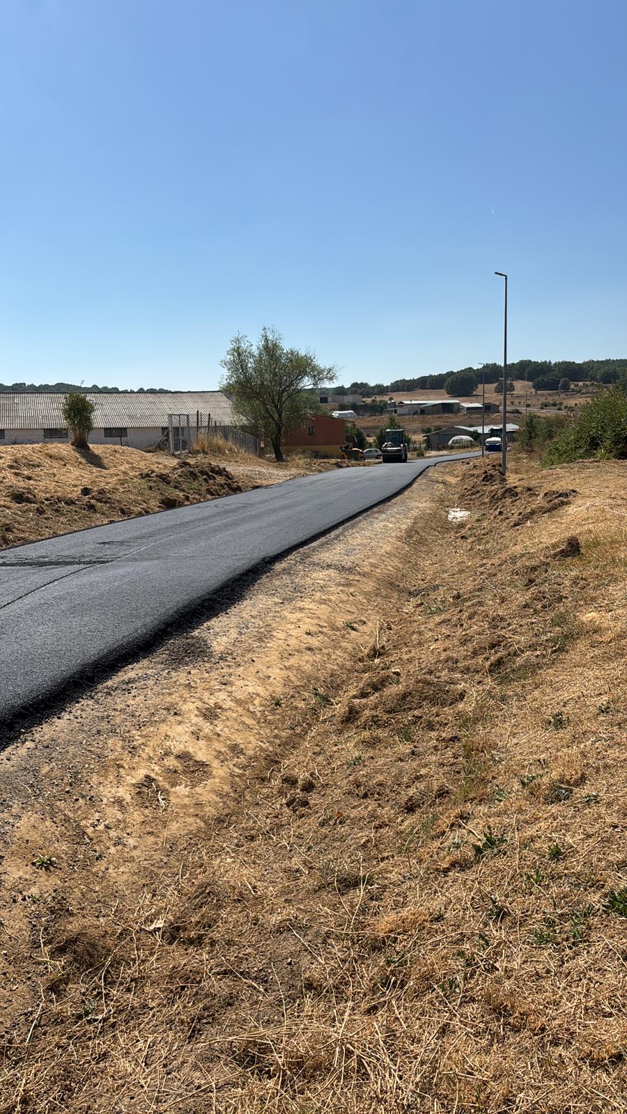 Arreglos en la carretera entre Almanza y Corcos. | L.N.C.