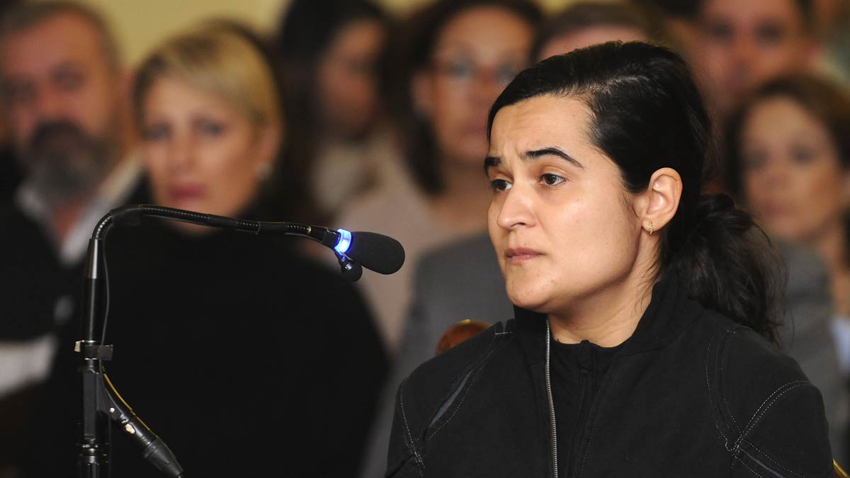 Triana Martínez, una de las tres condenadas por el crimen de Isabel Carrasco, durante su declaración en el juicio que se celebró este año en la Audiencia Provincial de León. | JAVIER CASARES (EFE)
