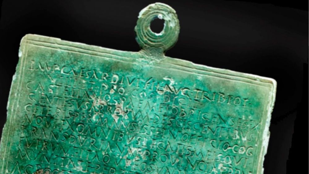 El edicto de Augusto fue todo un descubrimiento. El edicto de Augusto fue todo un descubrimiento.