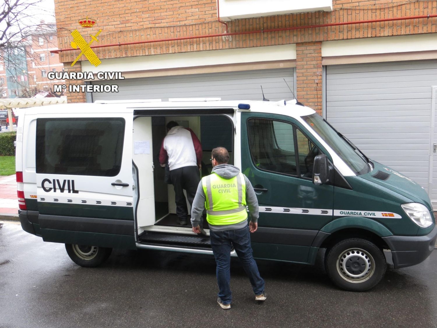 Detenidos dos hombres por estafar casi 9.000 euros a personas mayores en León haciéndose pasar por revisores de gas