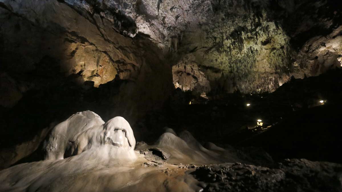 La Cueva de Valporquero celebra este año el 50º aniversario desde su apertura al público. | ICAL