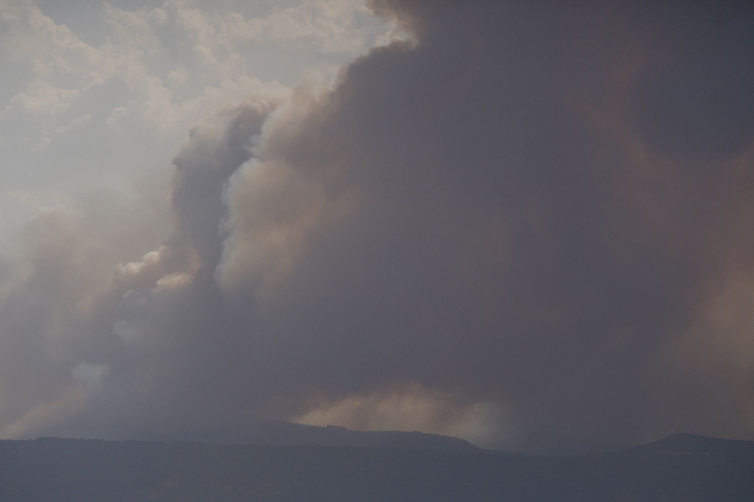 Incendios entre las comarcas del Bierzo y La Cabrera | César Hornija (Ical) Incendios entre las comarcas del Bierzo y La Cabrera | César Hornija (Ical)