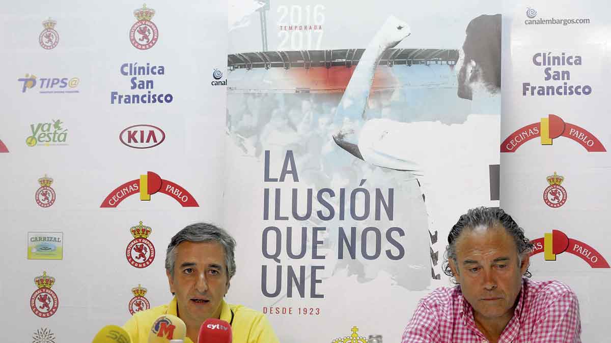 Juan Luis Díez y Felipe Llamazares, durante la presentación de la campaña. | DANIEL MARTIN