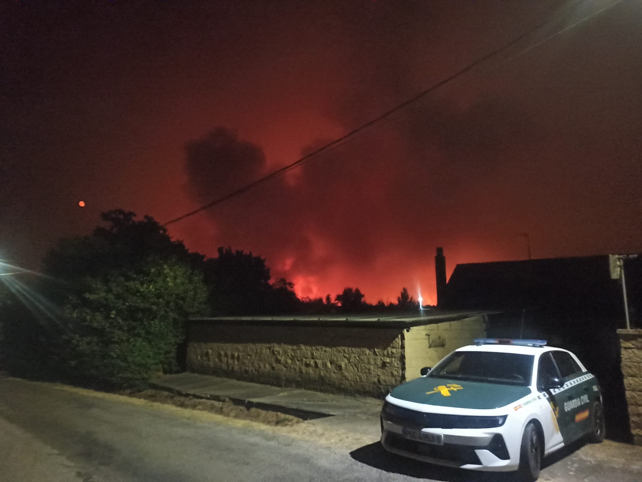 Desalojo de pueblos de La Valdería por el incendio que cruzó a León desde Zamora. | L.N.C.