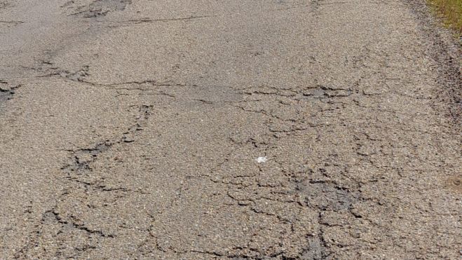 Critican el lamentable estado en el que se encuentra la carretera autonómica. Critican el lamentable estado en el que se encuentra la carretera autonómica.