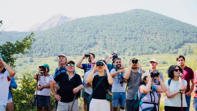 Momento de la jornada de avistamiento de aves.