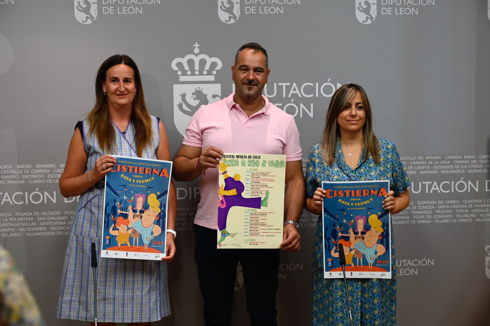 En la imagen, un momento de la presentación de ambos eventos. | SAÚL ARÉN