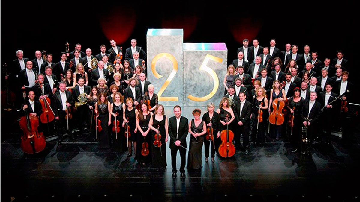 La Oscyl bajo la dirección de Andrew Gourlay protagonizará el próximo lunes un concierto extraordinario en la Plaza Mayor.