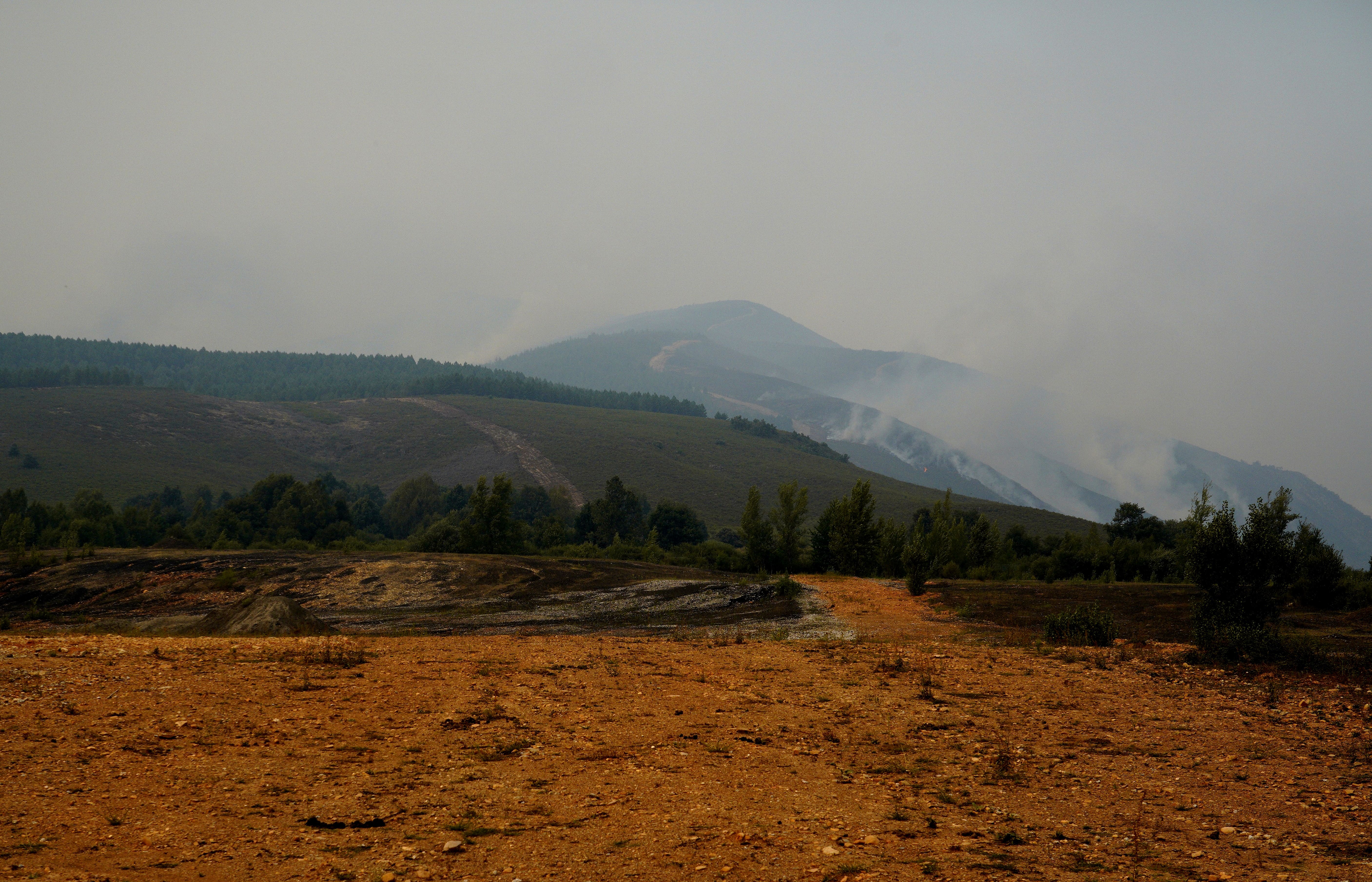 El incendio de Anllares vuelve a nivel 2. | CÉSAR HORNIJA (ICAL)