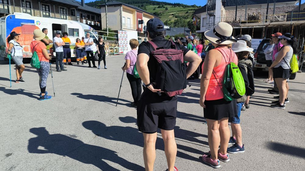 Ruta por la Calidad del Bierzo del año pasado con una visita a los cerezos de Corullón.