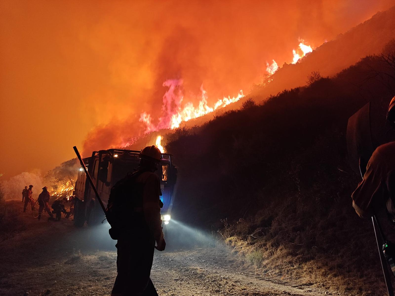 Incendio esta madrugada en Barniedo de la Reina. | BRIF